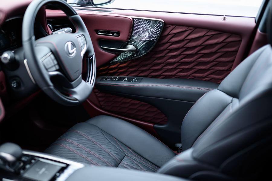 Интерьер Lexus LS500h 2017 года  (JP) (фото 33 из 35)
